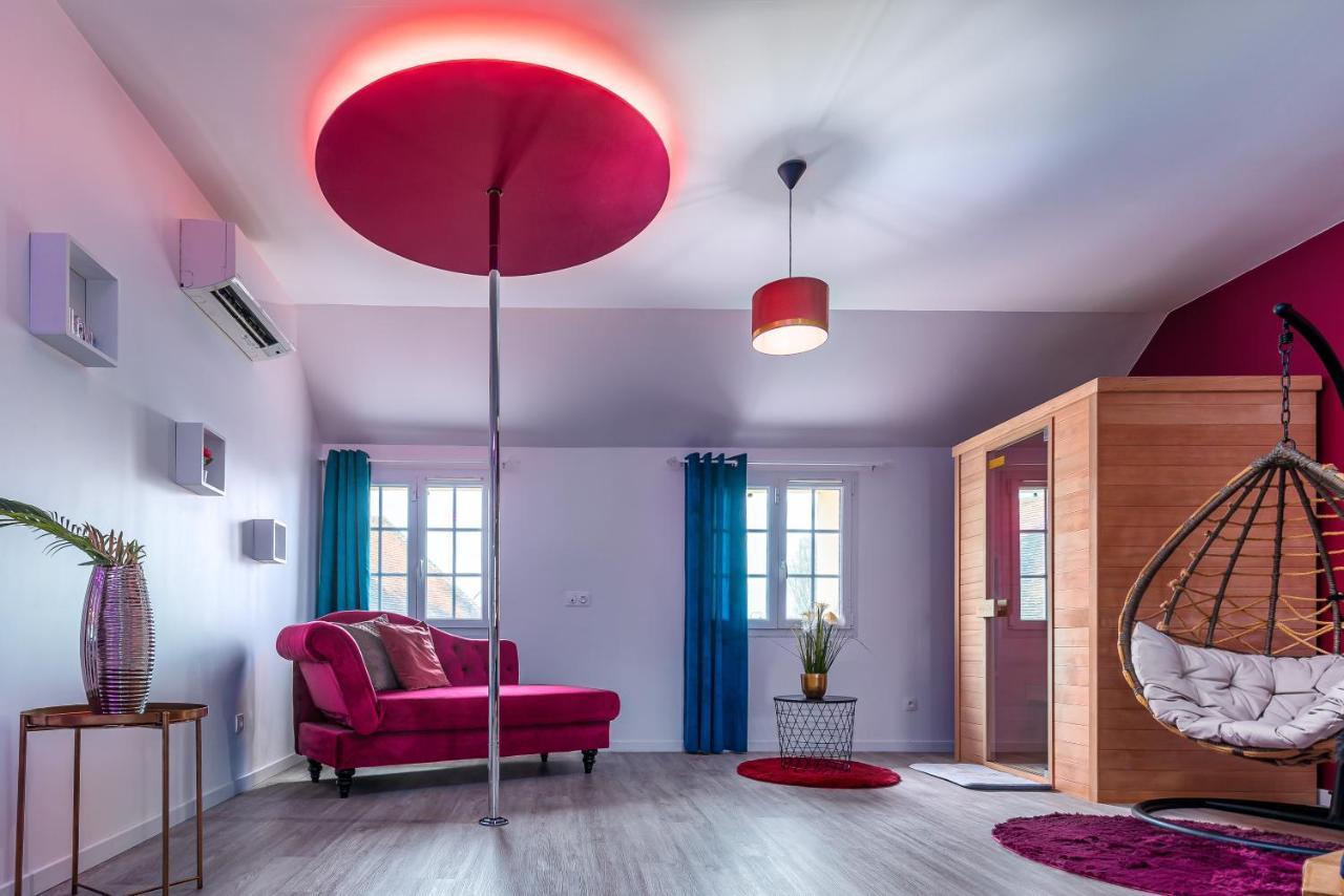 Suite L'Echappee - Maison Romantique - Spa & Sauna Privatif- Pole Dance - Lit Rond Avec Miroir Au Plafond Pezarches エクステリア 写真
