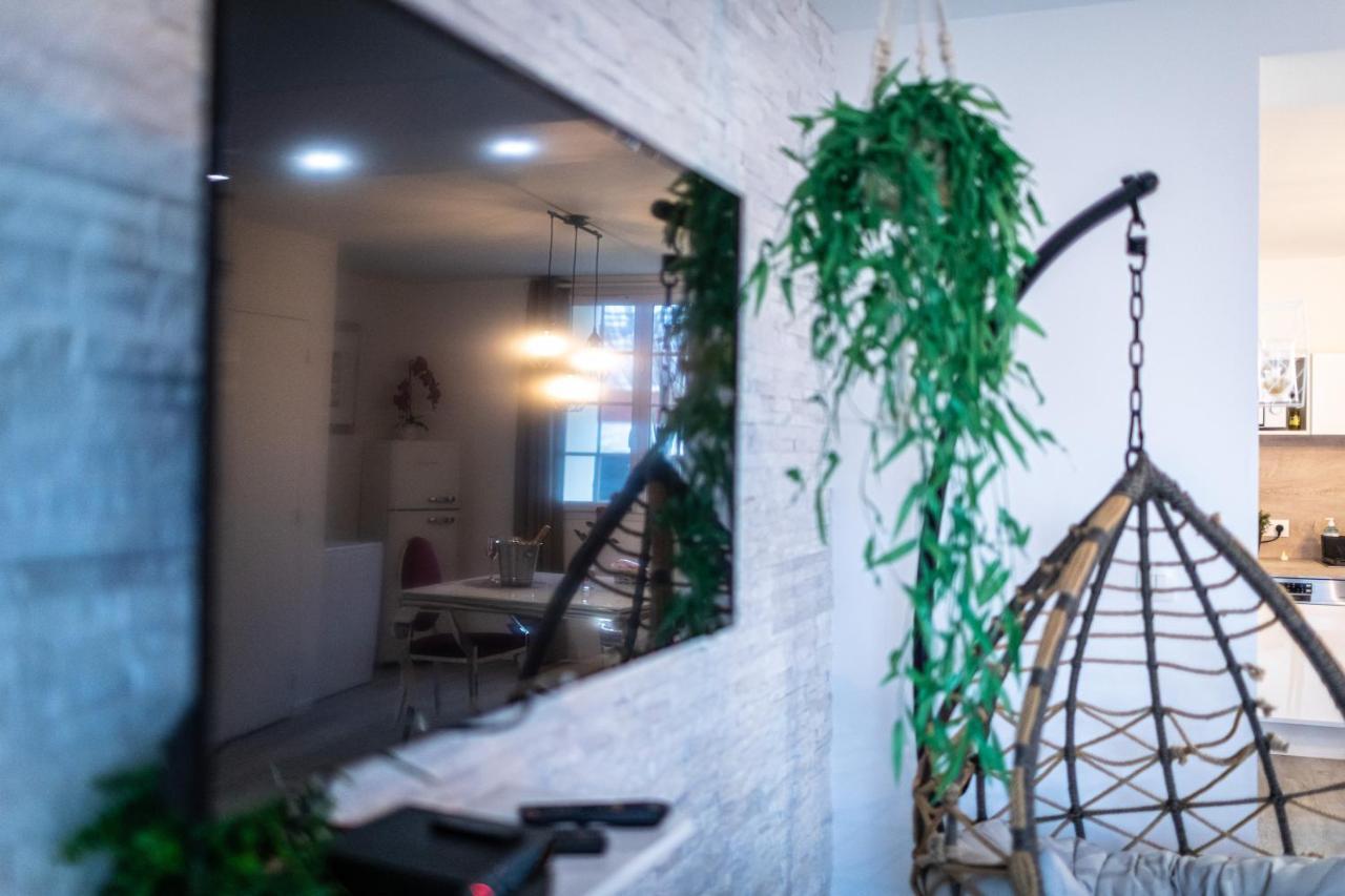 Suite L'Echappee - Maison Romantique - Spa & Sauna Privatif- Pole Dance - Lit Rond Avec Miroir Au Plafond Pezarches エクステリア 写真